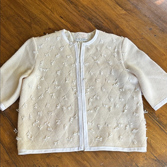 Vintage Sibley’s 100% wool made in Hong Kong short sleeve beaded sweater - Picture 2 of 8